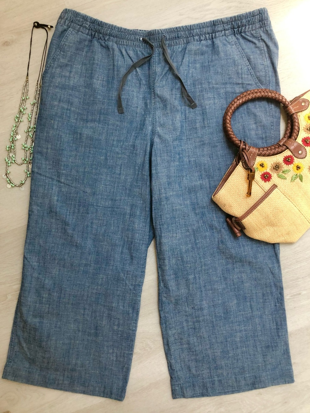 L.L.Bean Blue Chambray Cropped Cotton Stretch Pull On Wide Leg Pants Size 18
